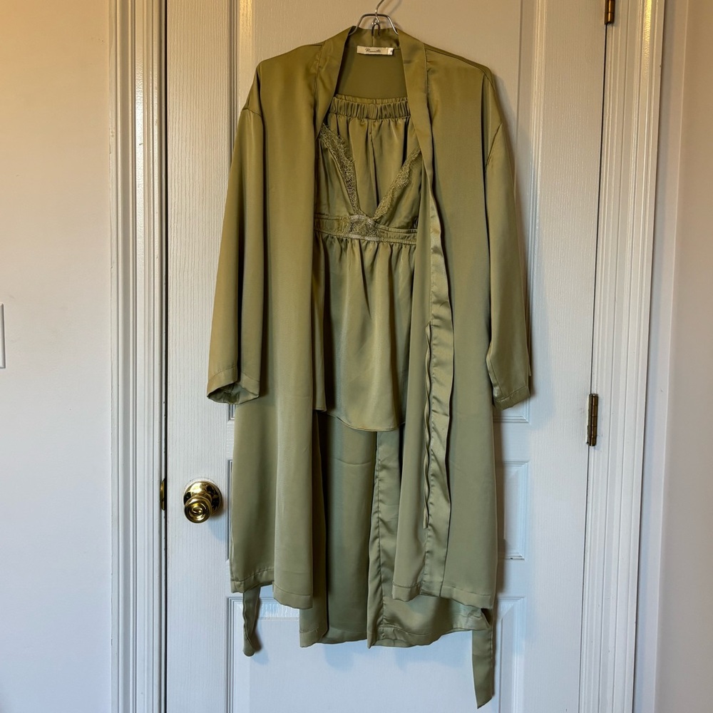Green Satin Sleep Set